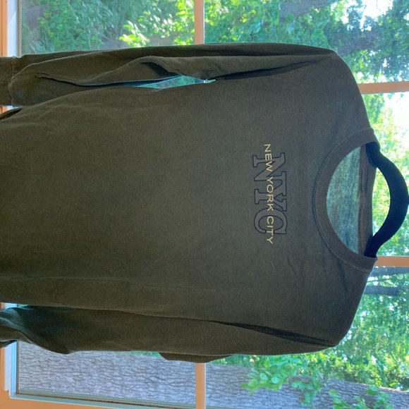 John Galt Green NYC Long Sleeved T-Shirt Women's - Picture 2 of 3